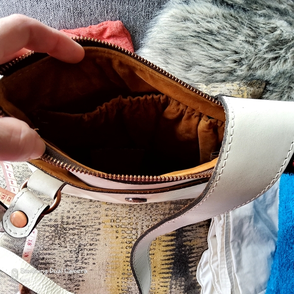 SOLD Patricia Nash leather purse - Picture 5 of 6